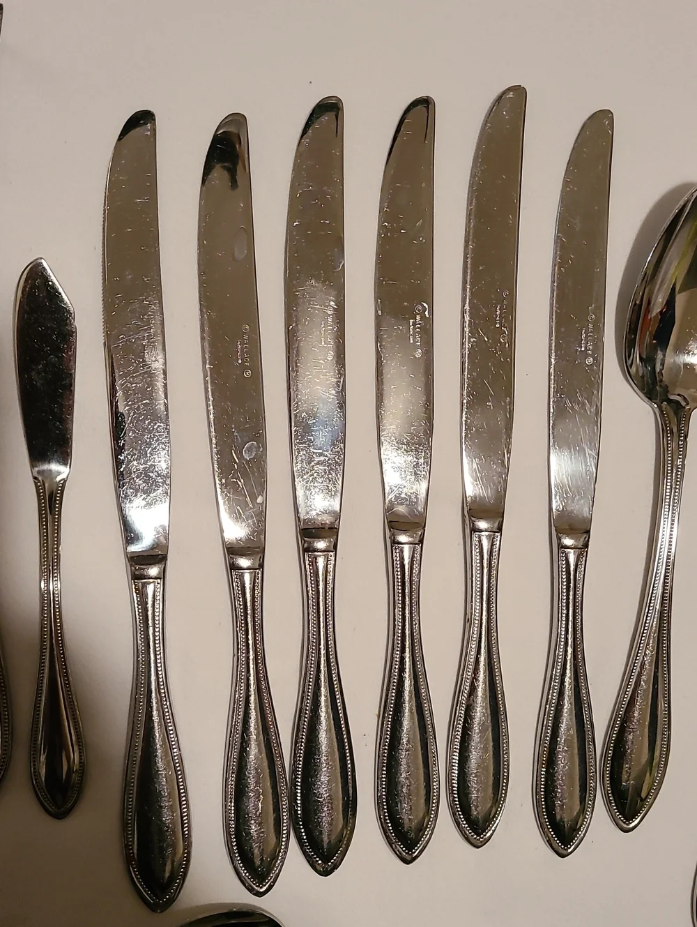 Wallace 18/10 Indonesia Silver Flatware, 19 Pieces Beaded Edge Teardrop